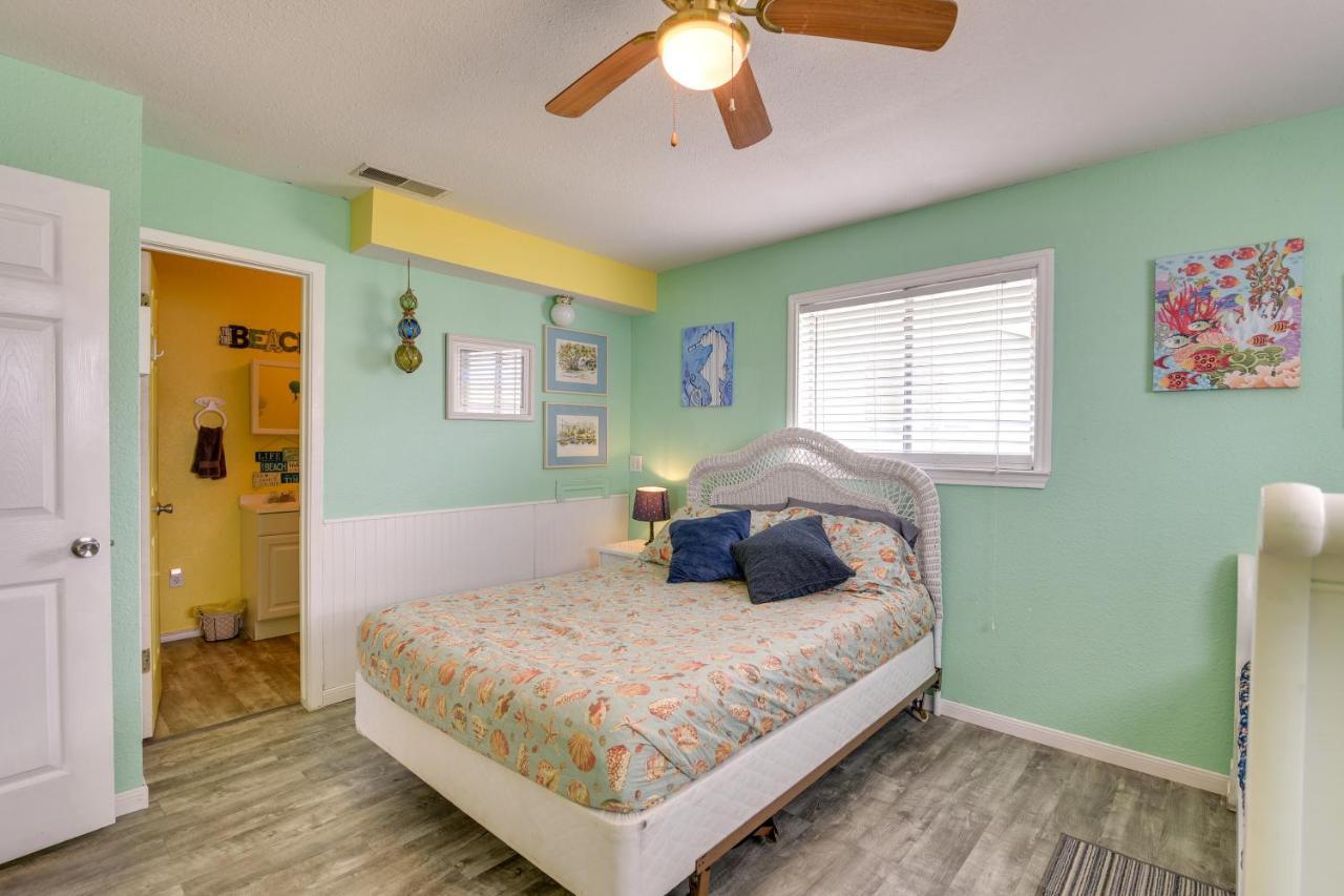 Surfside Beach Home With Deck 300 Feet To The Gulf! エクステリア 写真