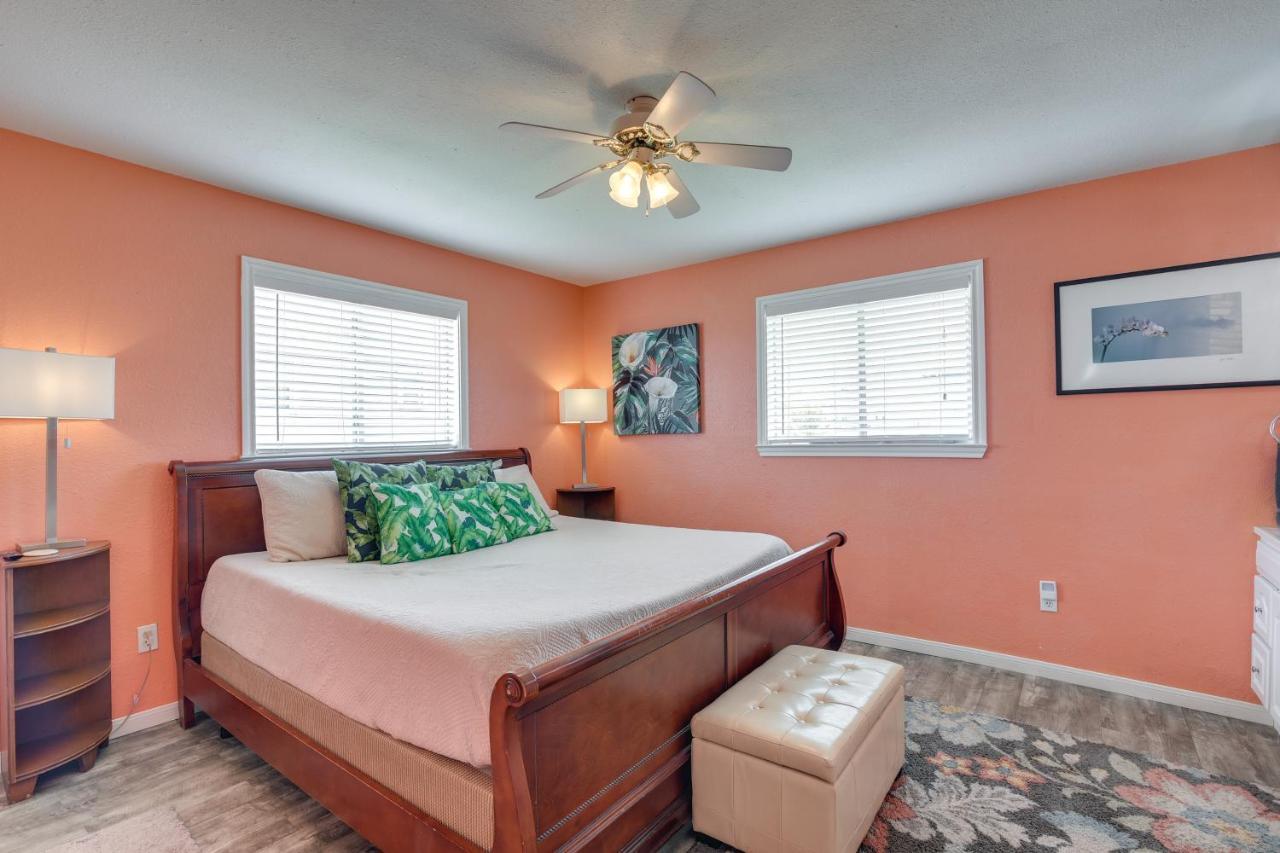 Surfside Beach Home With Deck 300 Feet To The Gulf! エクステリア 写真